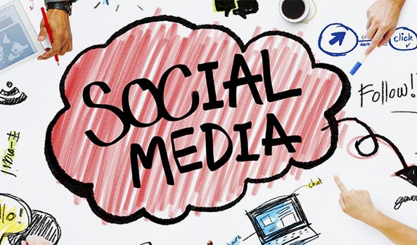 Social Media for Business إنشاء مدونة للإعلان عن منتجات وأحداث وأخبار جديدة.